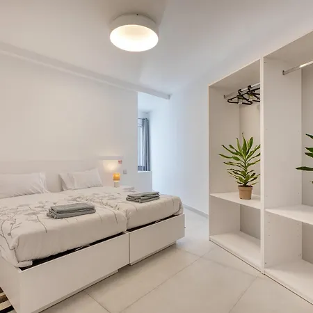 Modern With Sea View Qawra